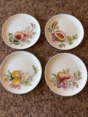 White Fruit-Pattern Plates - Set of 4